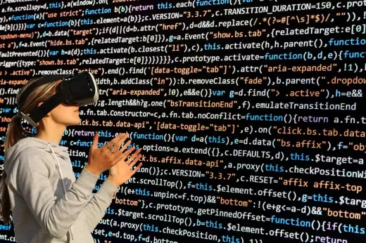The Key Differences Between the Metaverse and Virtual Reality